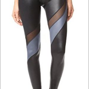 Beyond Yoga Gloss Over Waves legging